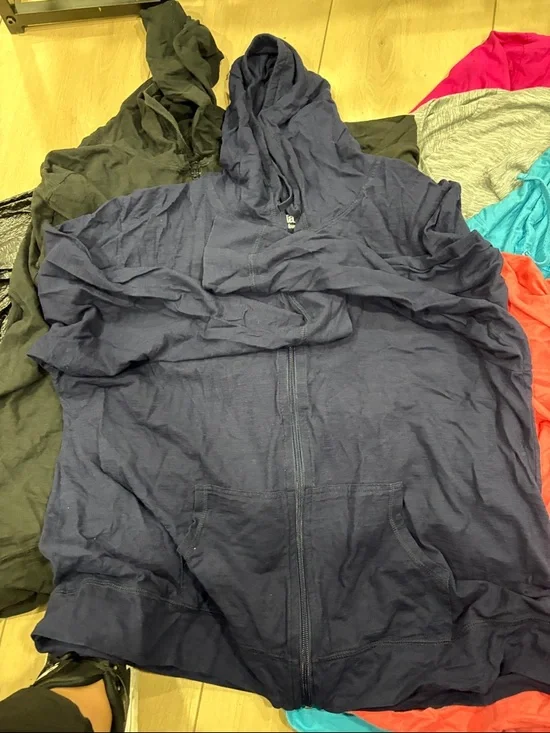 Lot of Women’s Lightweight Hooded Jackets
Hanes XXL - Picture 3 of 7